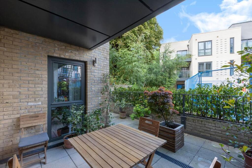 Stylish 2 Bed 2 Bath In Highgate & Free Parking Apartment London Exterior photo